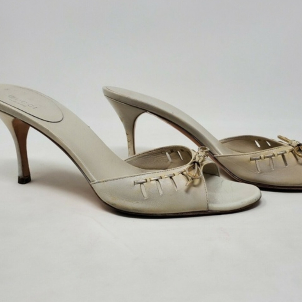 Gucci Women's Cream Heeled Sandals